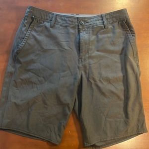 O’Neill, 32 hybrid shorts, gray.